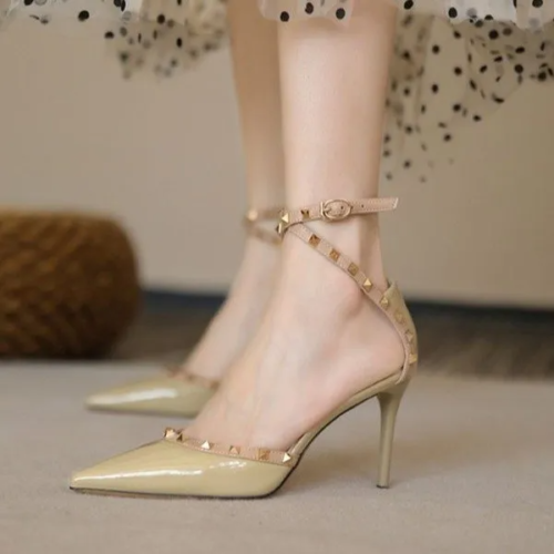 Pointed Stud Pumps